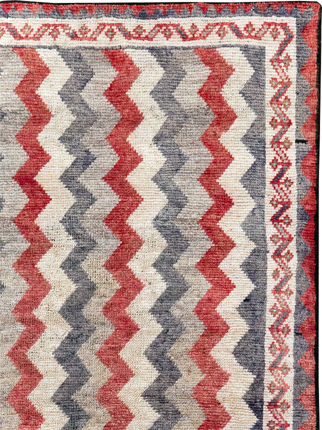 Vintage Persian Gabbeh Throw Rug, No.32198 - Galerie Shabab