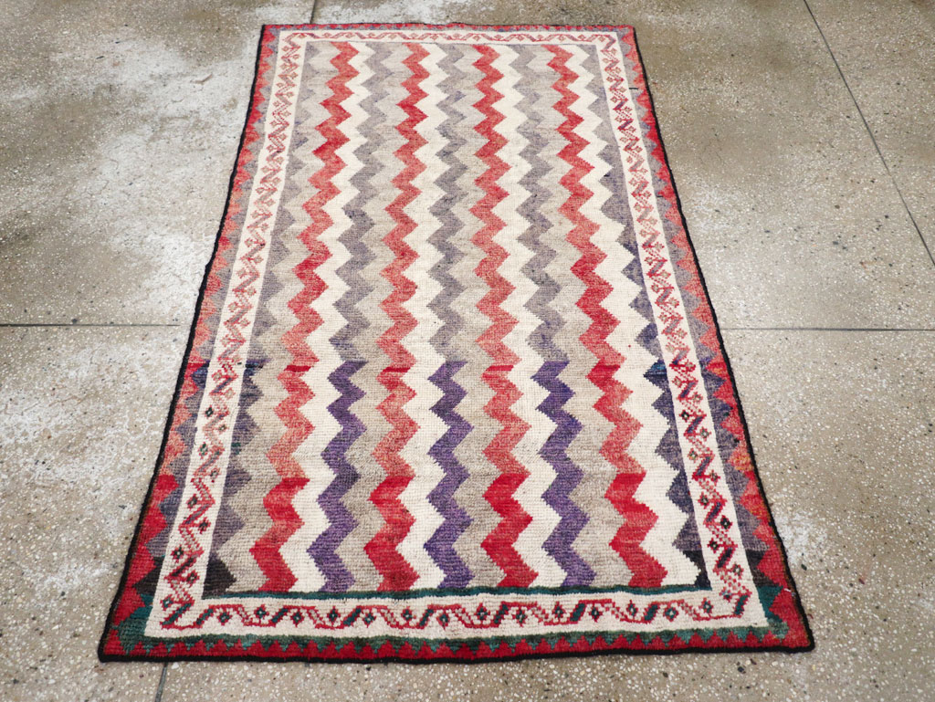 Vintage Persian Gabbeh Throw Rug, No.32198 - Galerie Shabab