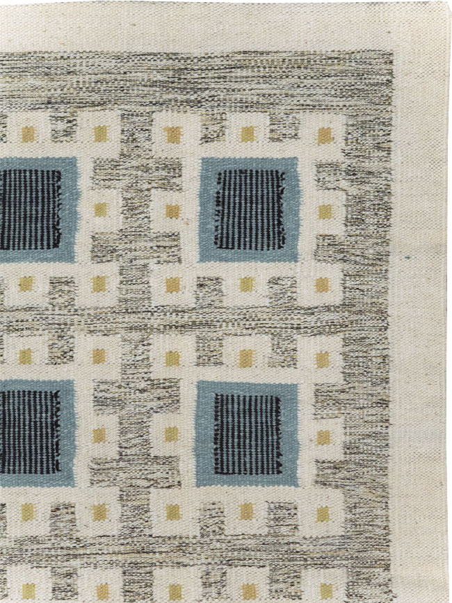 Swedish Inspired Contemporary Turkish Flatweave Accent Rug, No.32200 - Galerie Shabab