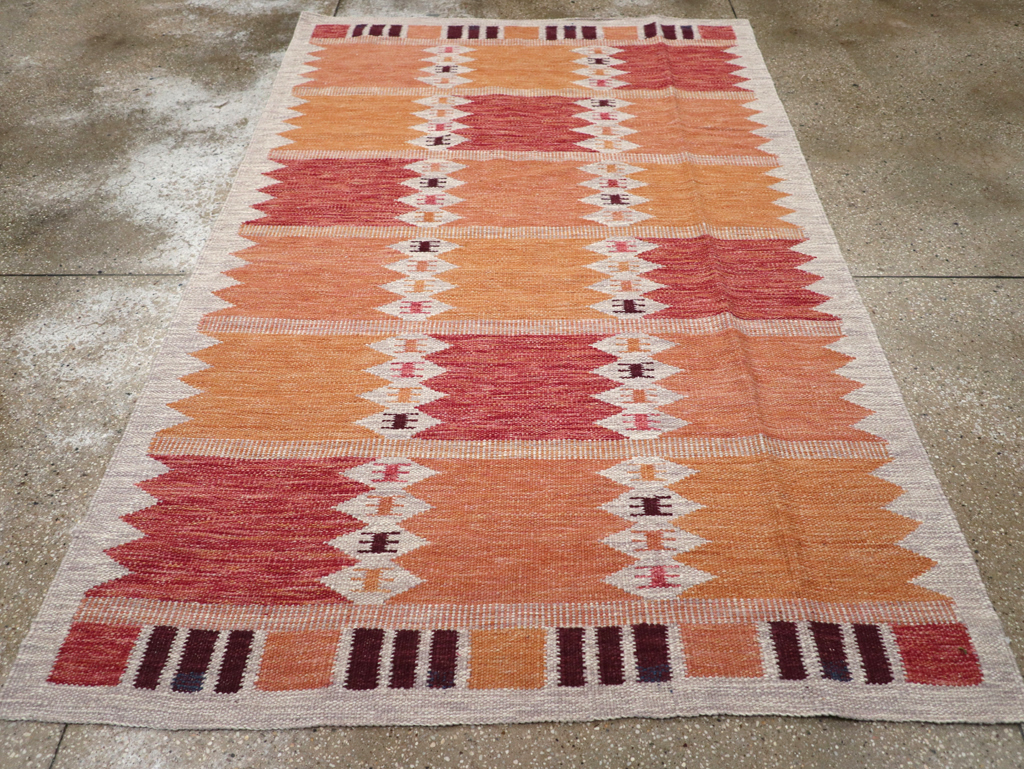 Swedish Inspired Contemporary Turkish Flatweave Accent Rug, No.32201 - Galerie Shabab