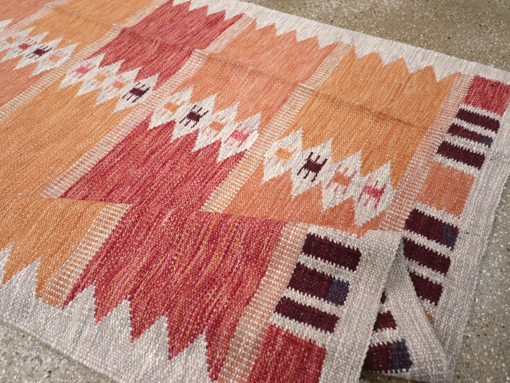 Swedish Inspired Contemporary Turkish Flatweave Accent Rug, No.32201 - Galerie Shabab