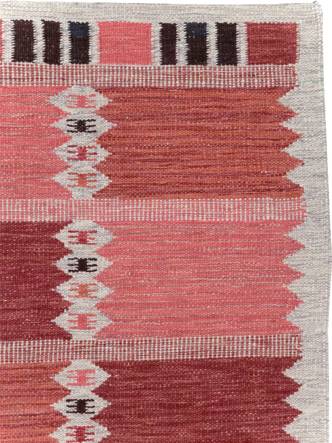 Swedish Inspired Modern Turkish Flatweave Rug, No.32202 - Galerie Shabab