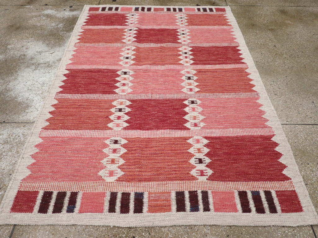 Swedish Inspired Modern Turkish Flatweave Rug, No.32202 - Galerie Shabab
