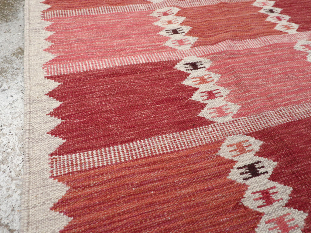 Swedish Inspired Modern Turkish Flatweave Rug, No.32202 - Galerie Shabab