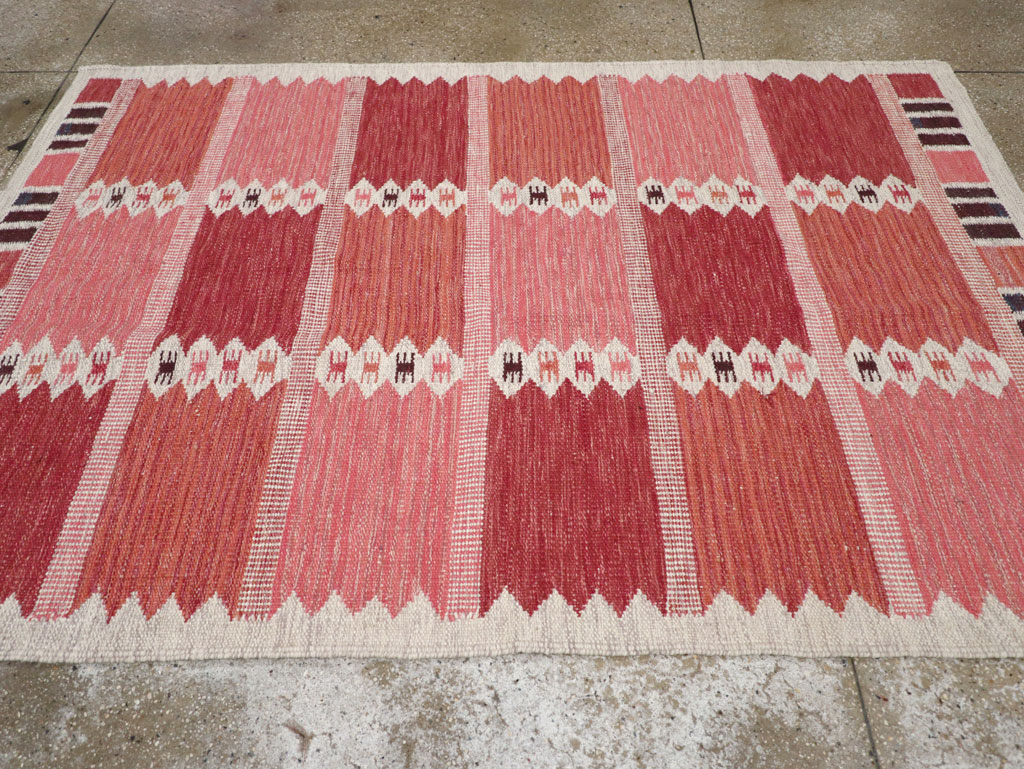 Swedish Inspired Modern Turkish Flatweave Rug, No.32202 - Galerie Shabab