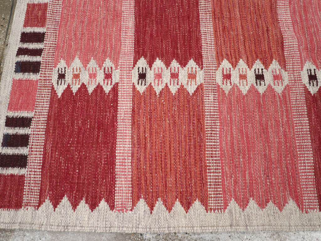 Swedish Inspired Modern Turkish Flatweave Rug, No.32202 - Galerie Shabab