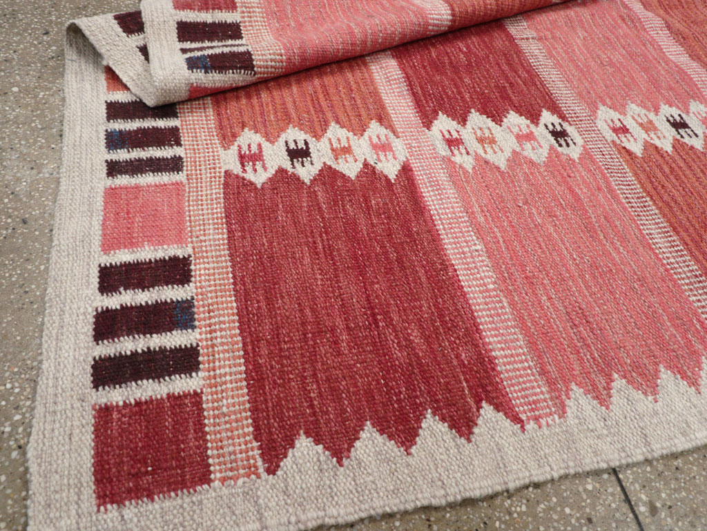 Swedish Inspired Modern Turkish Flatweave Rug, No.32202 - Galerie Shabab