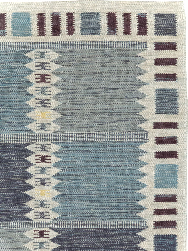 Swedish Inspired Modern Turkish Flatweave Accent Rug, No.32204 - Galerie Shabab