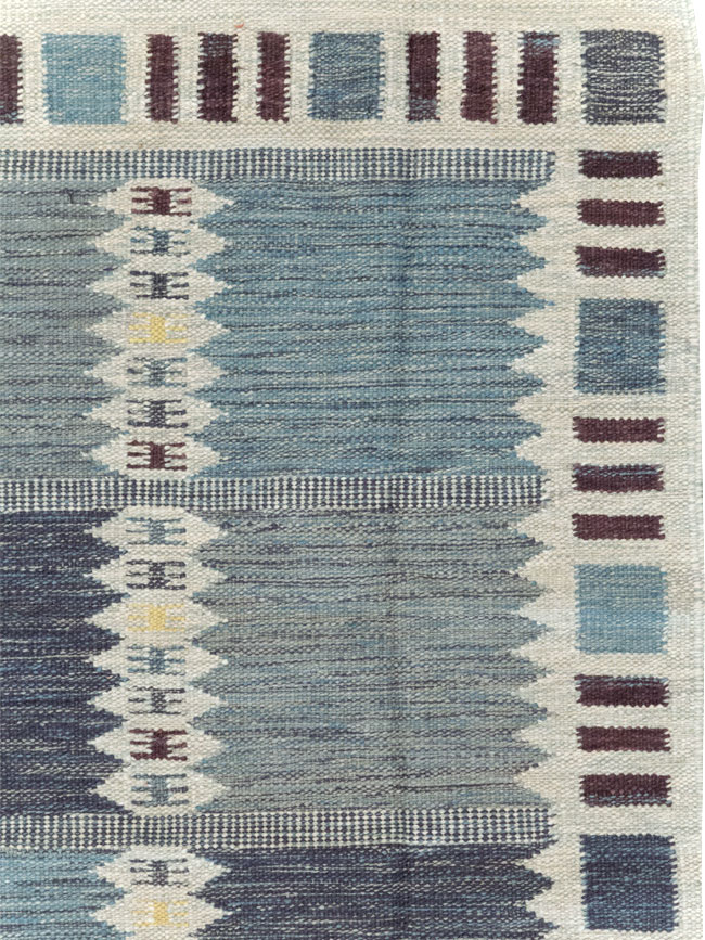Swedish Inspired Modern Turkish Flatweave Accent Rug, No.32204 - Galerie Shabab
