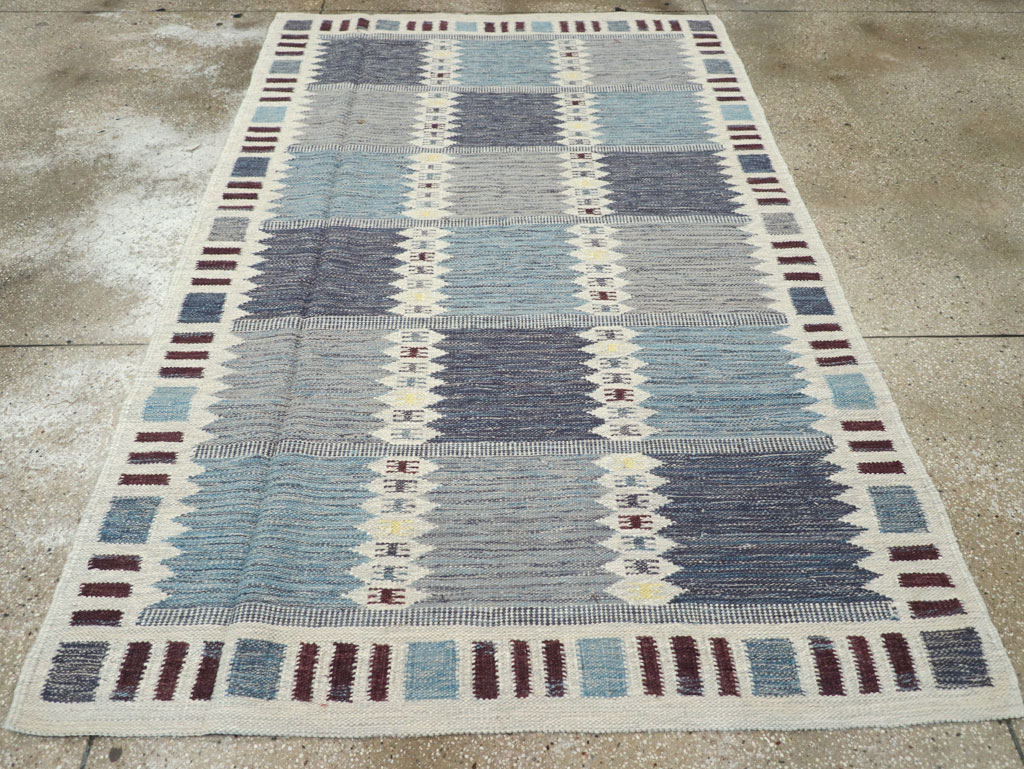 Swedish Inspired Modern Turkish Flatweave Accent Rug, No.32204 - Galerie Shabab