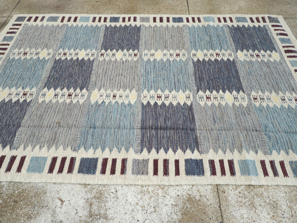 Swedish Inspired Modern Turkish Flatweave Accent Rug, No.32204 - Galerie Shabab