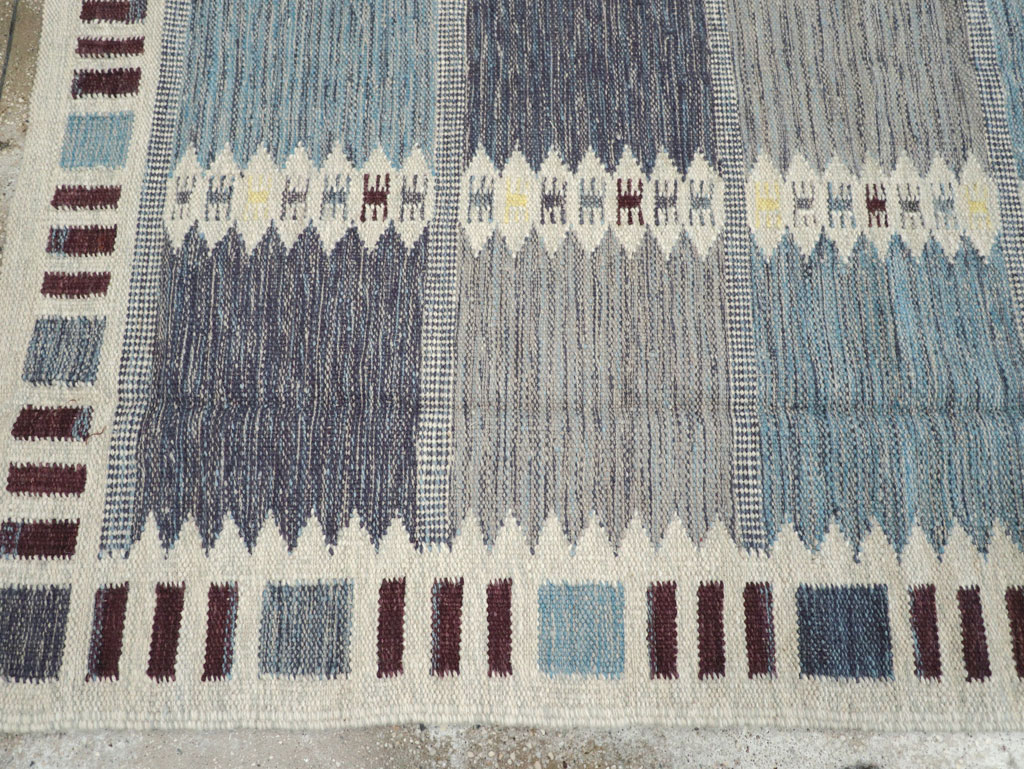 Swedish Inspired Modern Turkish Flatweave Accent Rug, No.32204 - Galerie Shabab