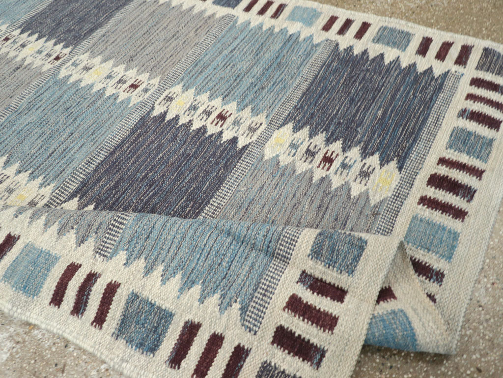 Swedish Inspired Modern Turkish Flatweave Accent Rug, No.32204 - Galerie Shabab