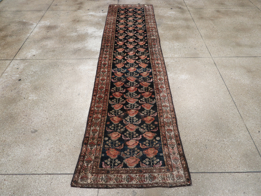 Antique Persian Kurdish Runner, No.32210 - Galerie Shabab