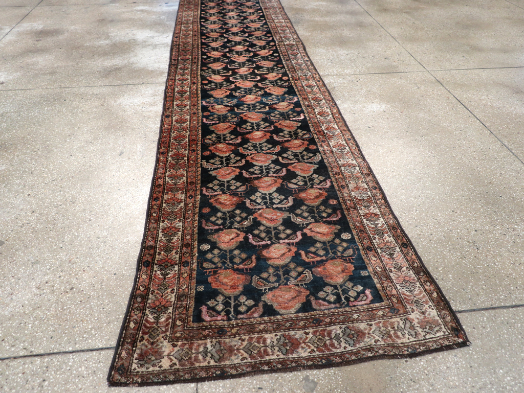 Antique Persian Kurdish Runner, No.32210 - Galerie Shabab