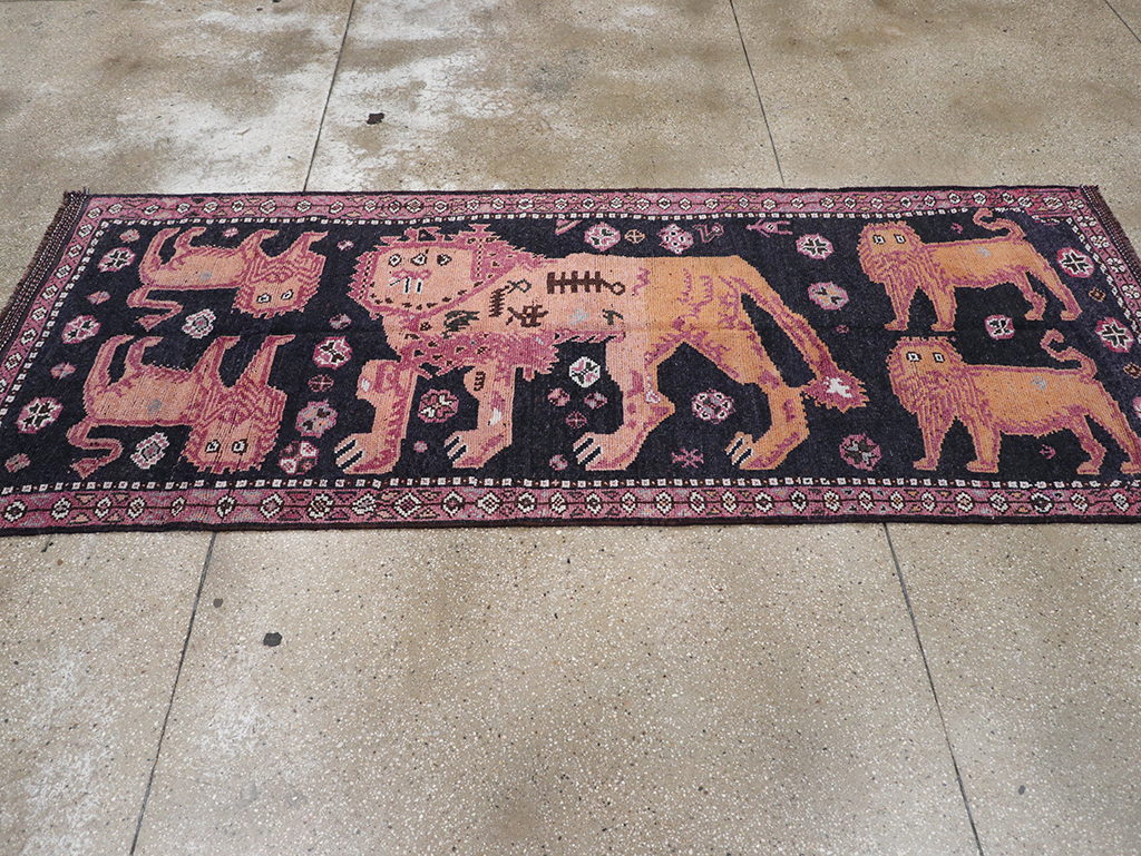 Vintage Turkish Anatolian Pictorial Runner, No.32213 - Galerie Shabab