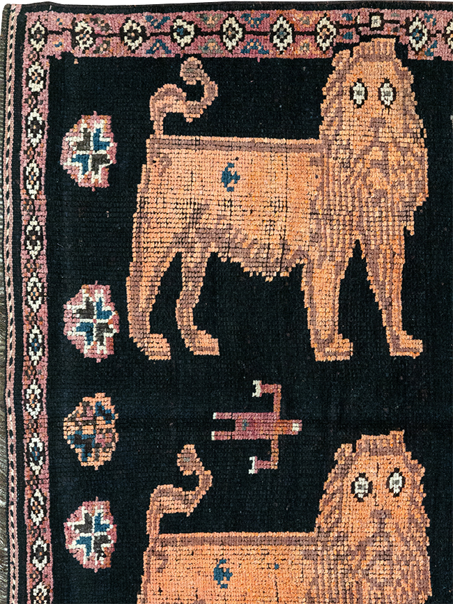 Vintage Turkish Anatolian Pictorial Gallery Rug, No.32214 - Galerie Shabab