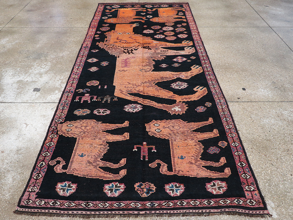 Vintage Turkish Anatolian Pictorial Gallery Rug, No.32214 - Galerie Shabab