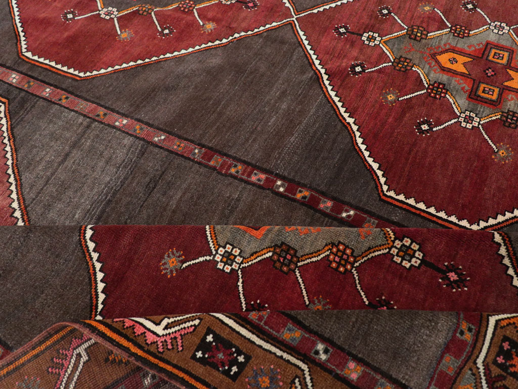 Vintage Turkish Anatolian Tribal Room Size Carpet, No.32225 - Galerie Shabab