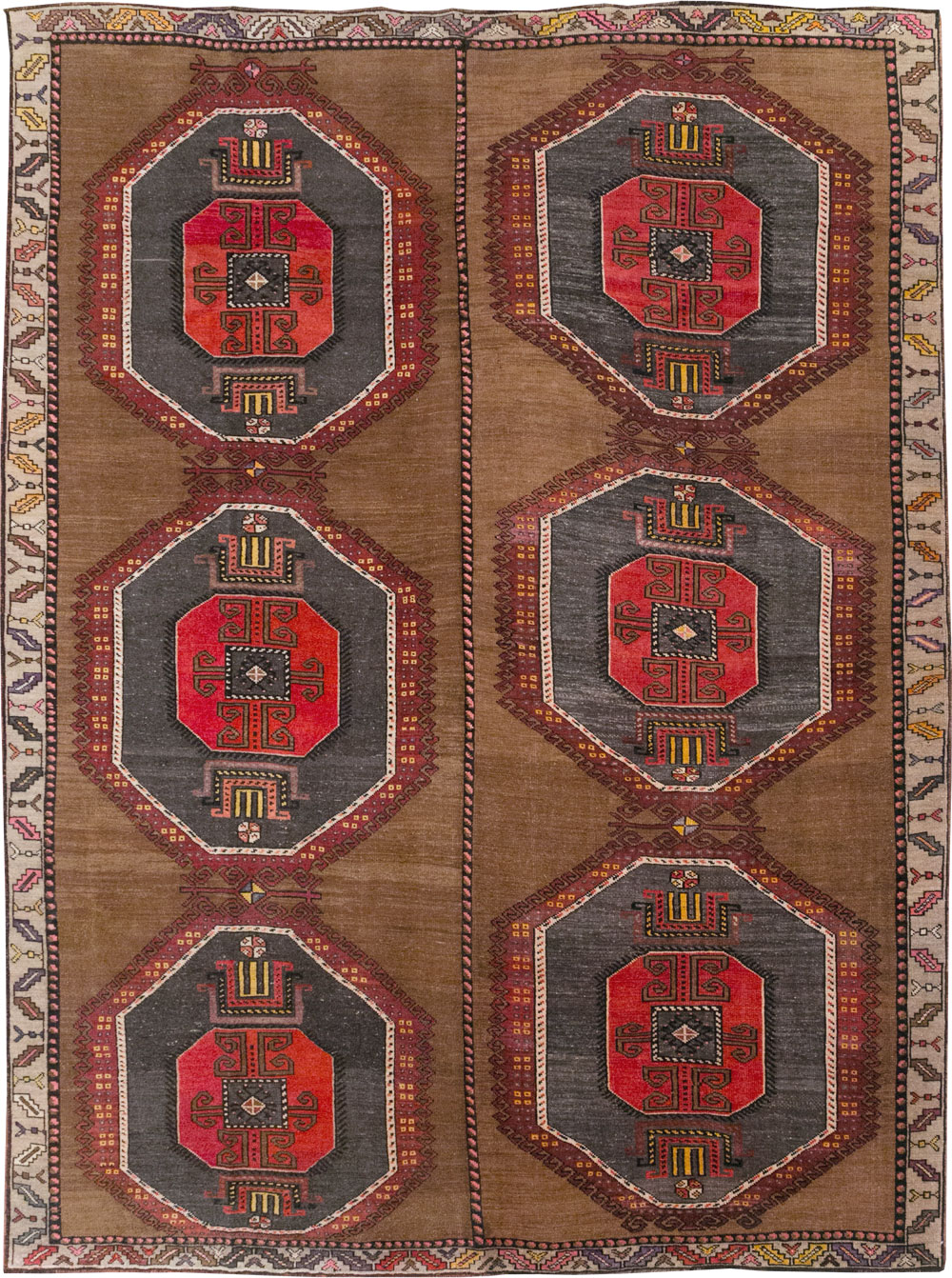 Vintage Turkish Tribal Room Size Carpet, No.32226 - Galerie Shabab