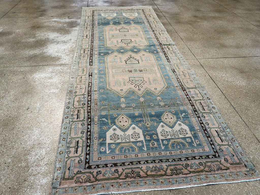 Vintage Persian Kurd Runner, No.32228 - Galerie Shabab