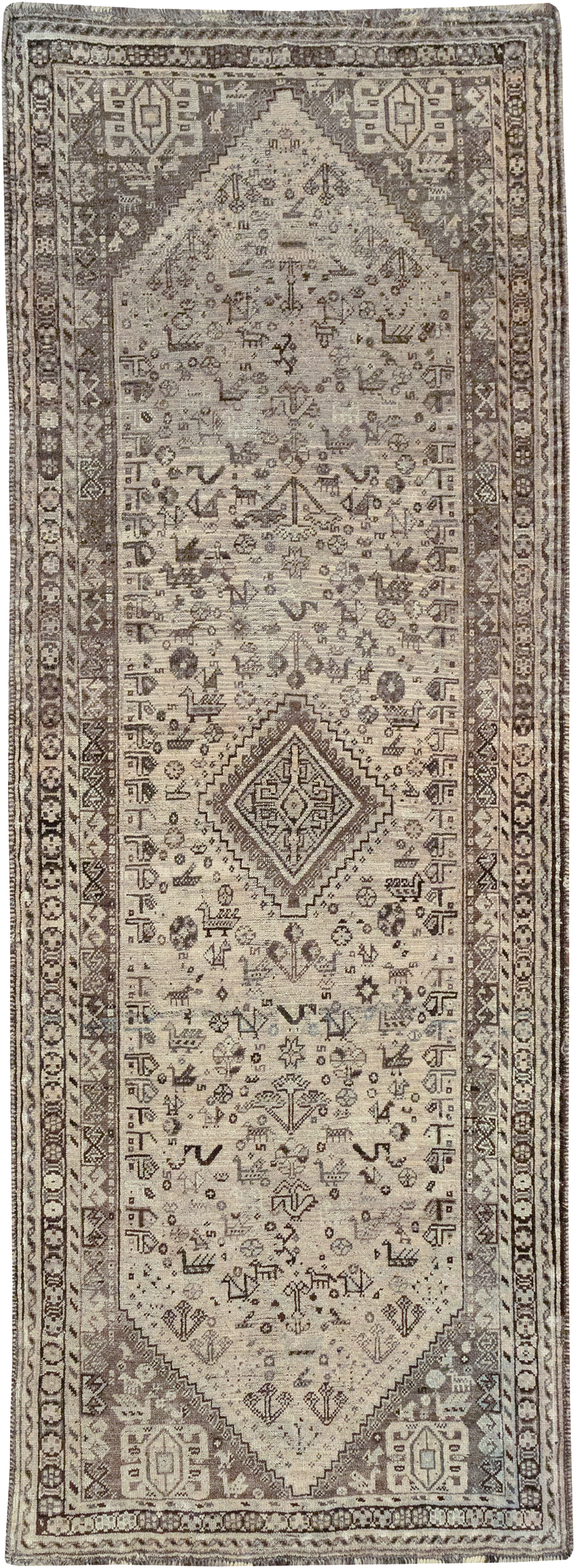 Vintage Persian Shiraz Gallery Rug, No.32231 - Galerie Shabab