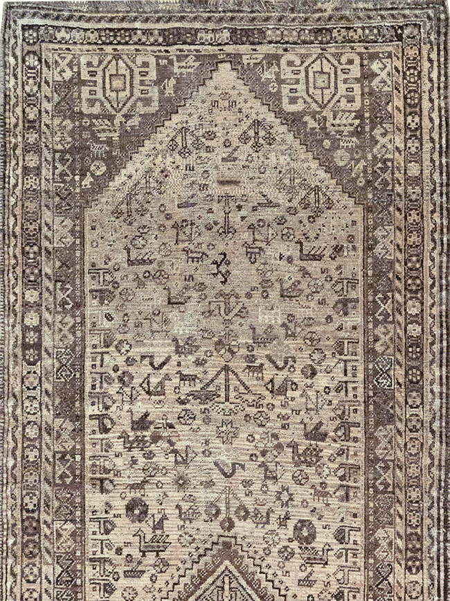 Vintage Persian Shiraz Gallery Rug, No.32231 - Galerie Shabab