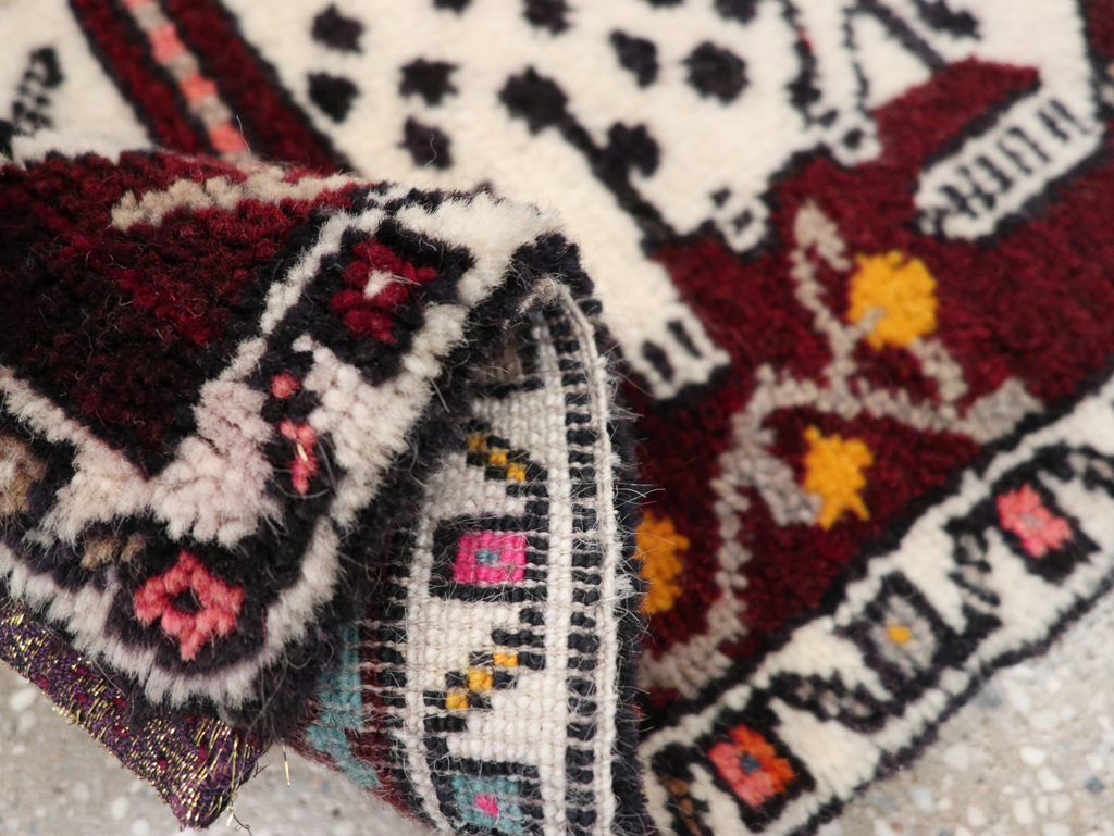 Vintage Anatolian Pictorial Rug, No.32242 - Galerie Shabab