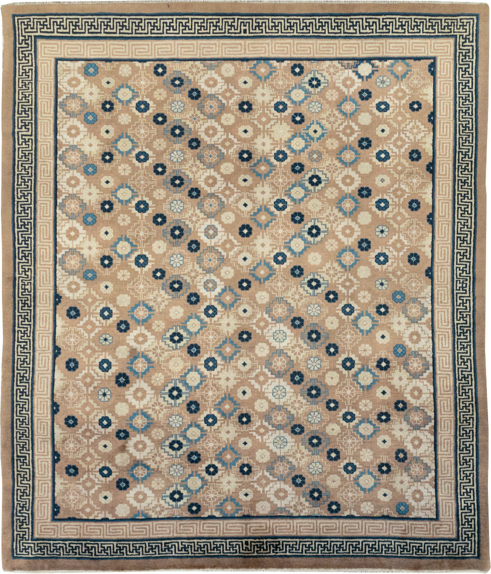 Vintage Chinese Peking Small Room Size Carpet, No.32257 - Galerie Shabab