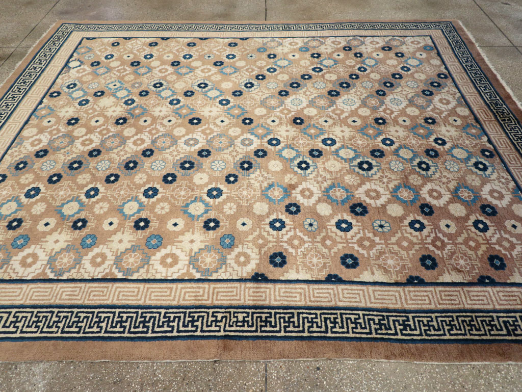 Vintage Chinese Peking Small Room Size Carpet, No.32257 - Galerie Shabab