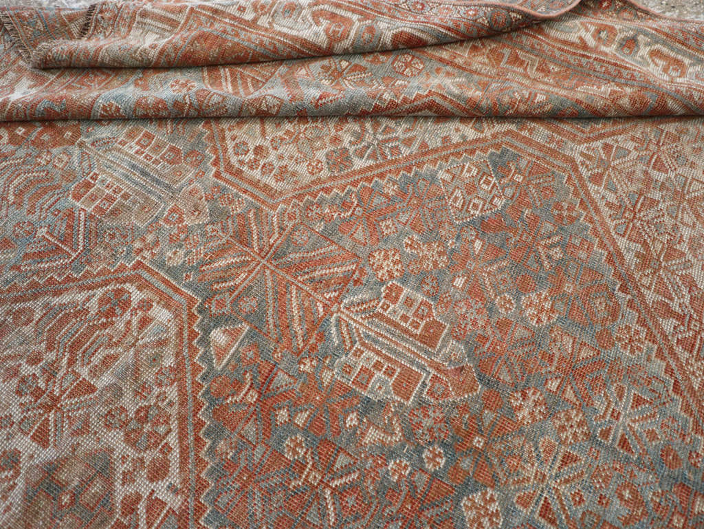 Antique Persian Shiraz Accent Carpet, No.32278 - Galerie Shabab
