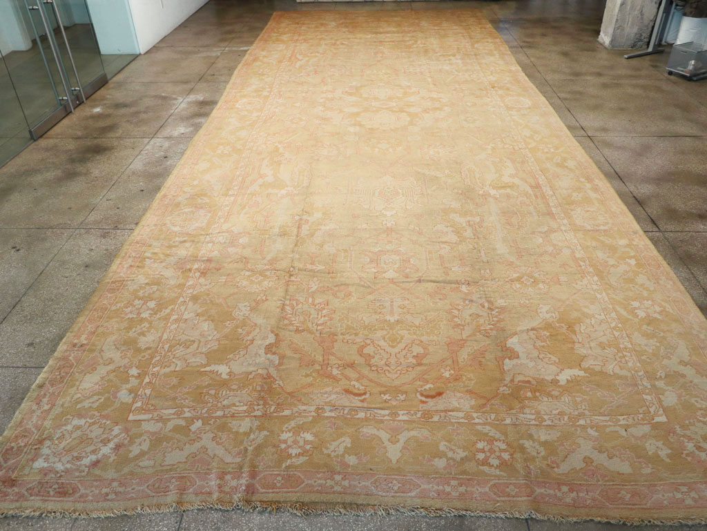 Antique Turkish Oushak Oversize Carpet, No.32286 - Galerie Shabab