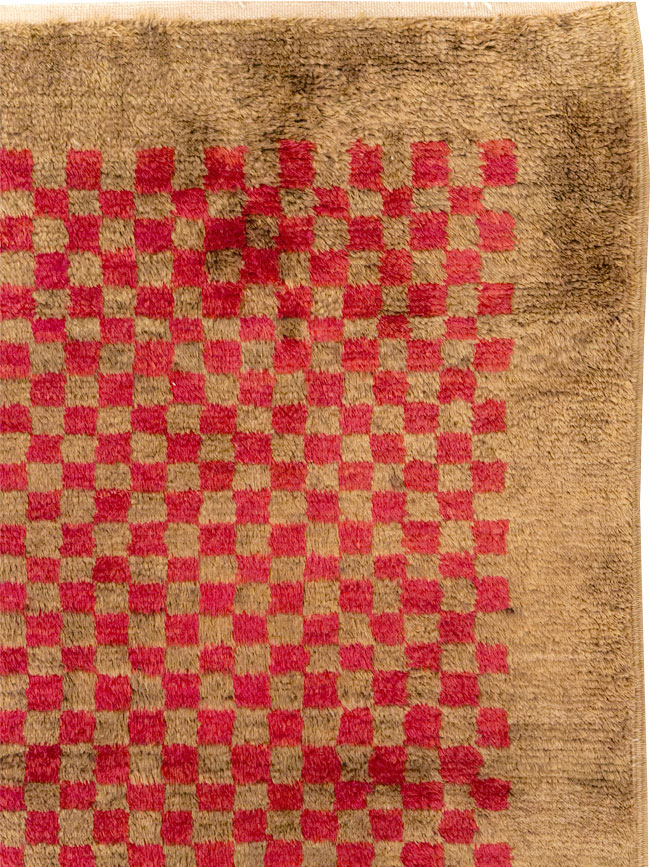 Vintage Turkish Art Deco Style Anatolian Small Room Size Carpet, No.32291 - Galerie Shabab