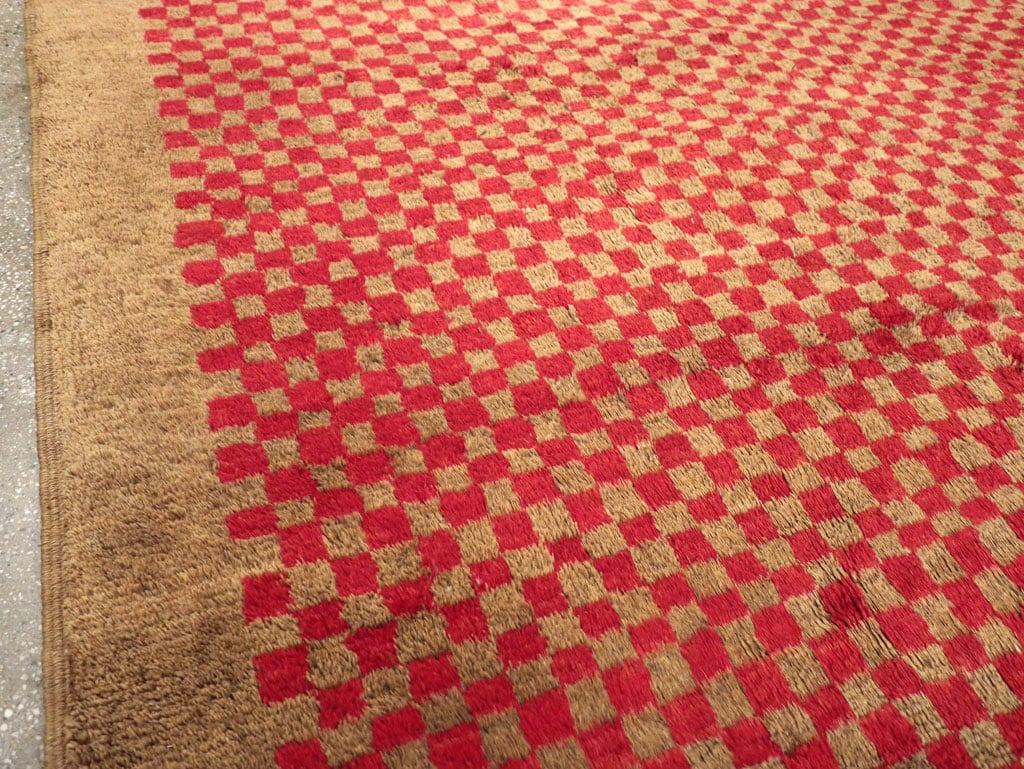 Vintage Turkish Art Deco Style Anatolian Small Room Size Carpet, No.32291 - Galerie Shabab