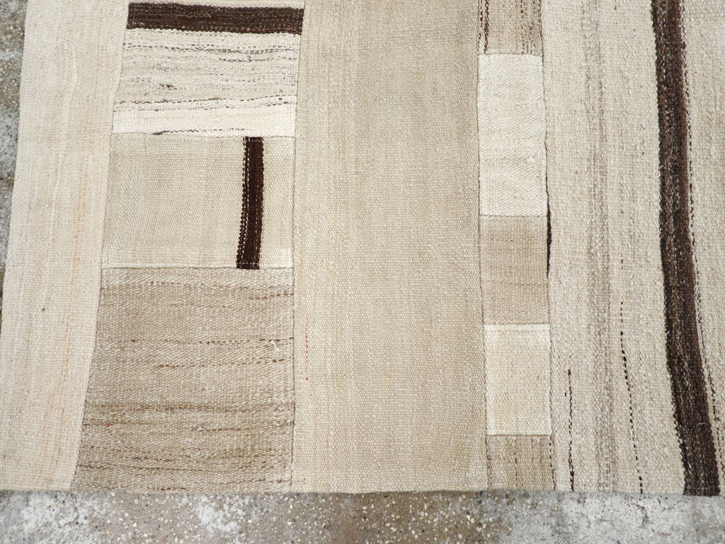 Modern Turkish Flatweave Accent Rug, No.32315 - Galerie Shabab
