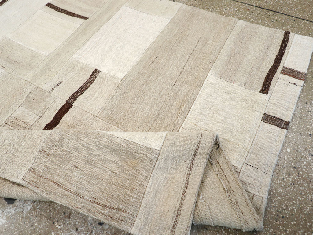 Modern Turkish Flatweave Accent Rug, No.32315 - Galerie Shabab