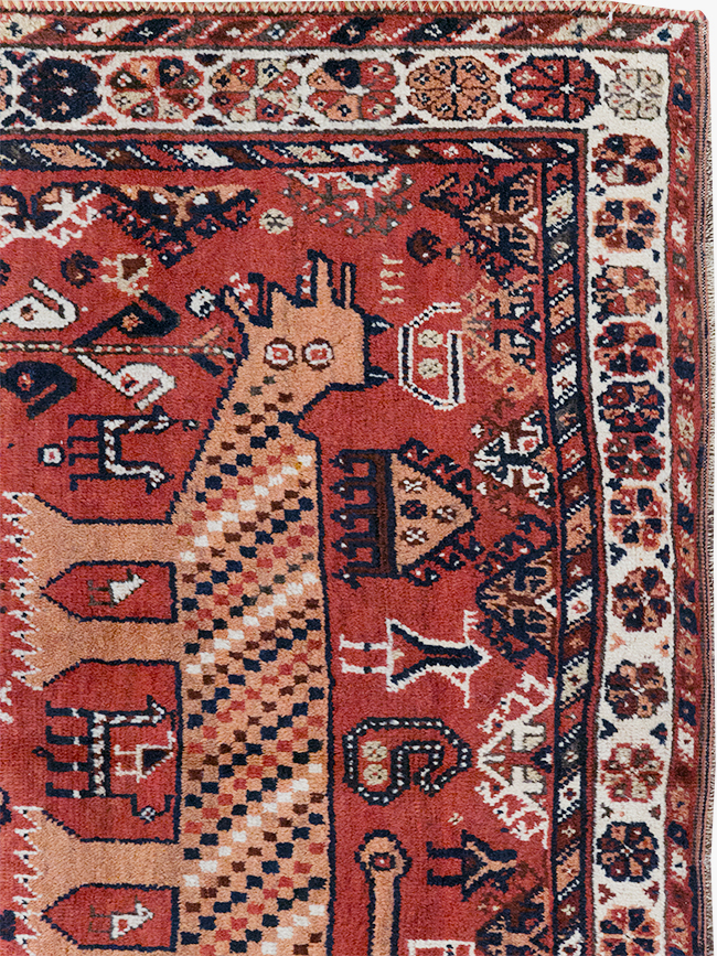 Antique Persian Shiraz Pictorial Accent Rug, No.32317 - Galerie Shabab