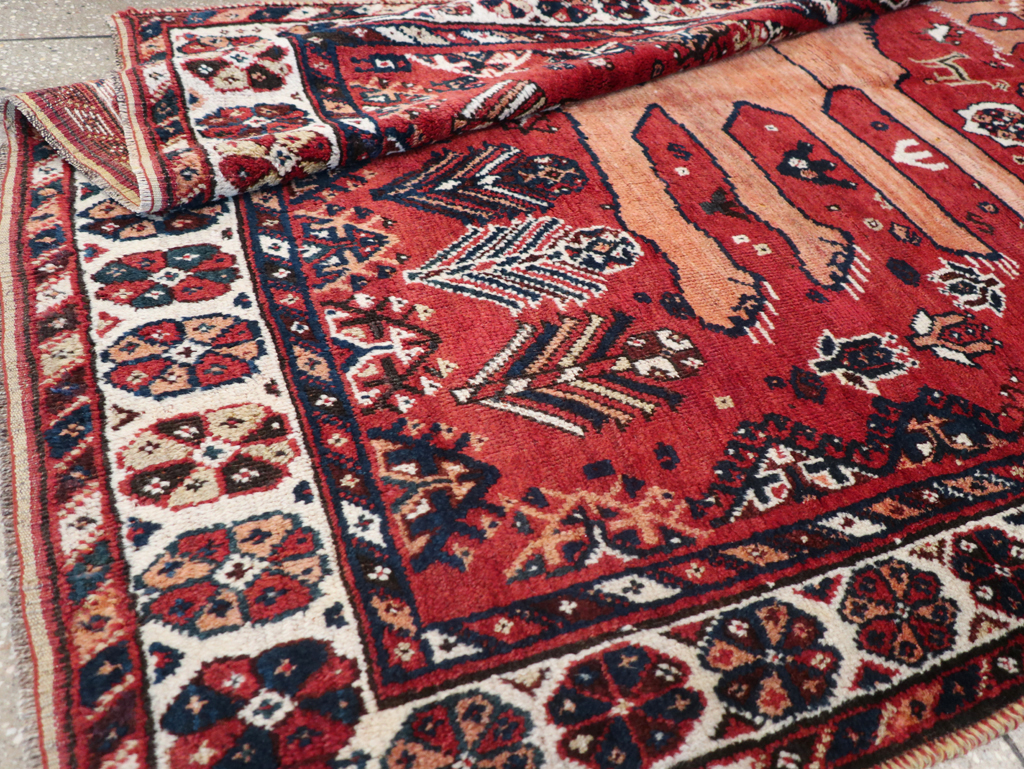 Antique Persian Shiraz Pictorial Accent Rug, No.32317 - Galerie Shabab