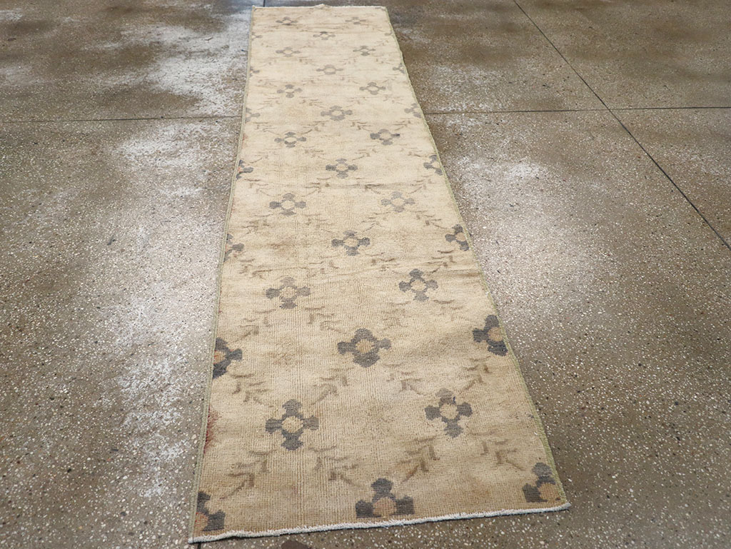 Vintage Turkish Anatolian Runner, No.32320 - Galerie Shabab