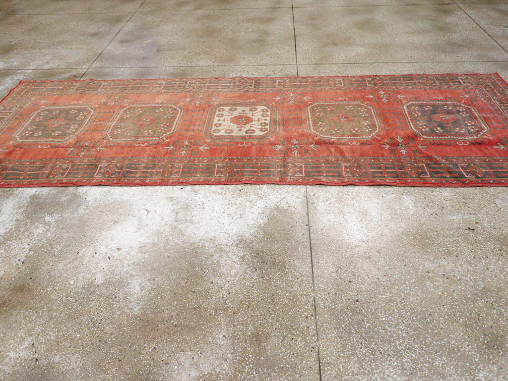 Vintage Turkish Oushak Wide Gallery Runner, No.32321 - Galerie Shabab