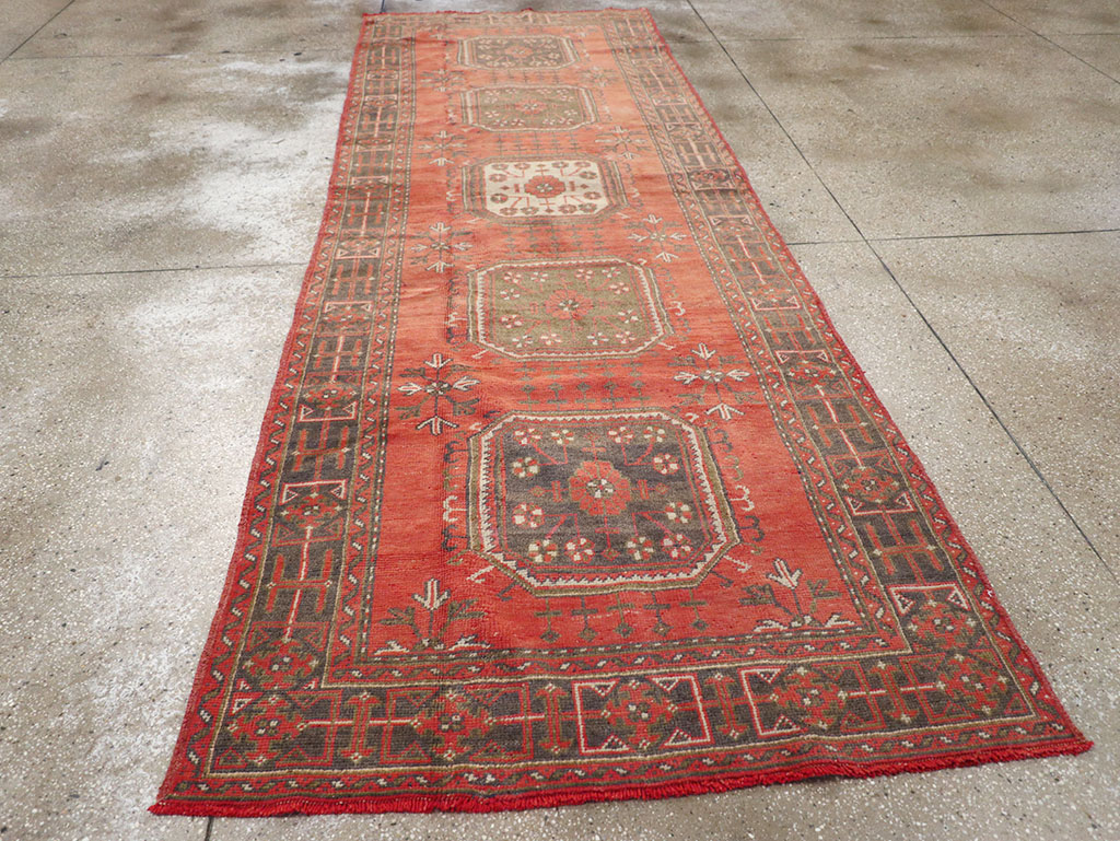 Vintage Turkish Oushak Wide Gallery Runner, No.32321 - Galerie Shabab