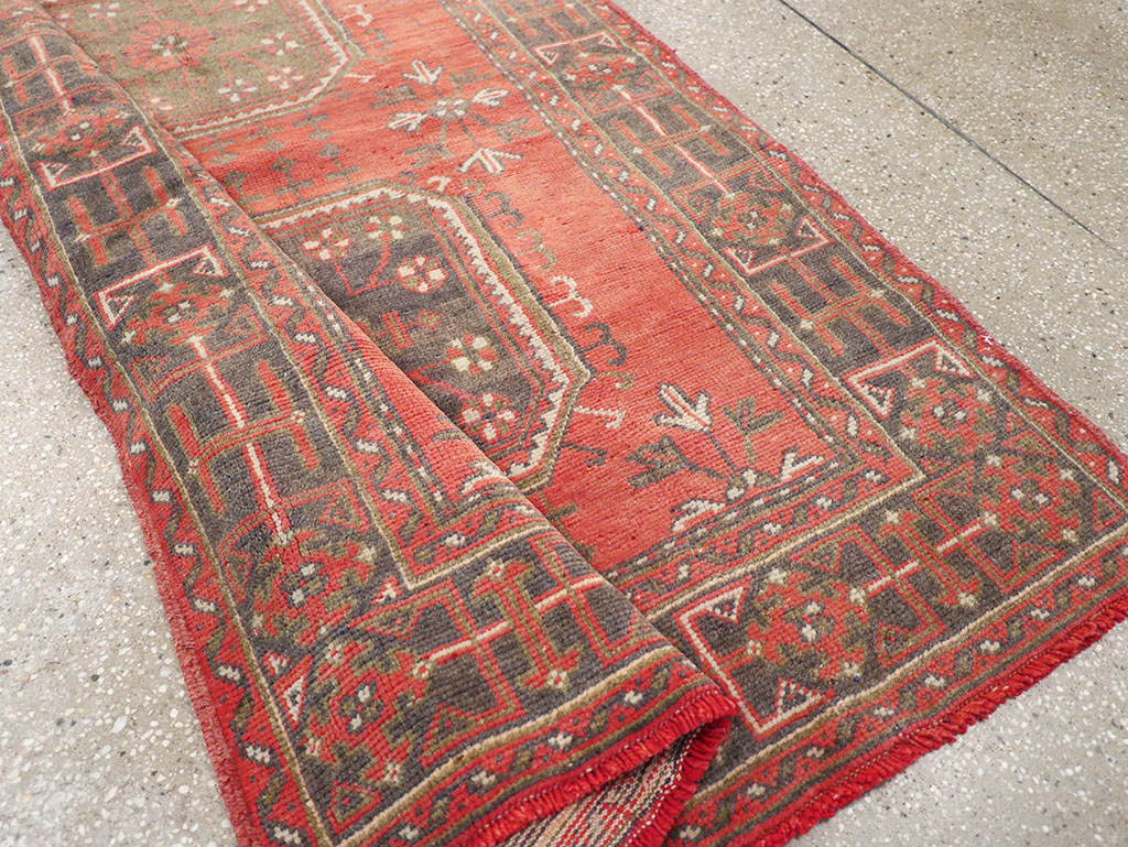 Vintage Turkish Oushak Wide Gallery Runner, No.32321 - Galerie Shabab