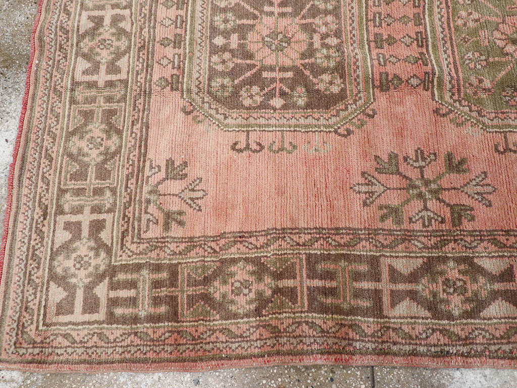Vintage Turkish Oushak Gallery Rug, No.32327 - Galerie Shabab