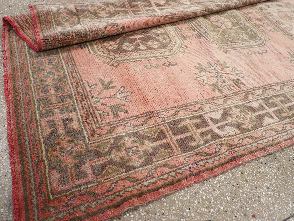 Vintage Turkish Oushak Gallery Rug, No.32327 - Galerie Shabab