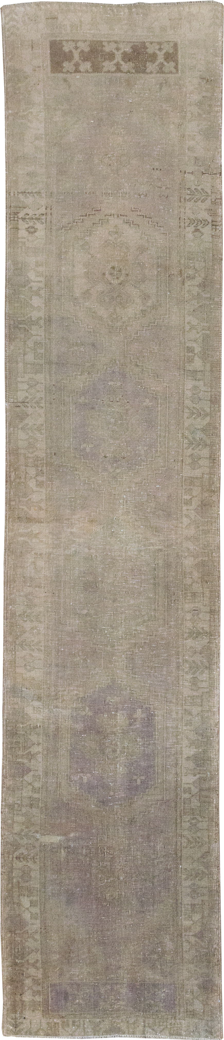 Vintage Turkish Anatolian Runner, No.32332 - Galerie Shabab