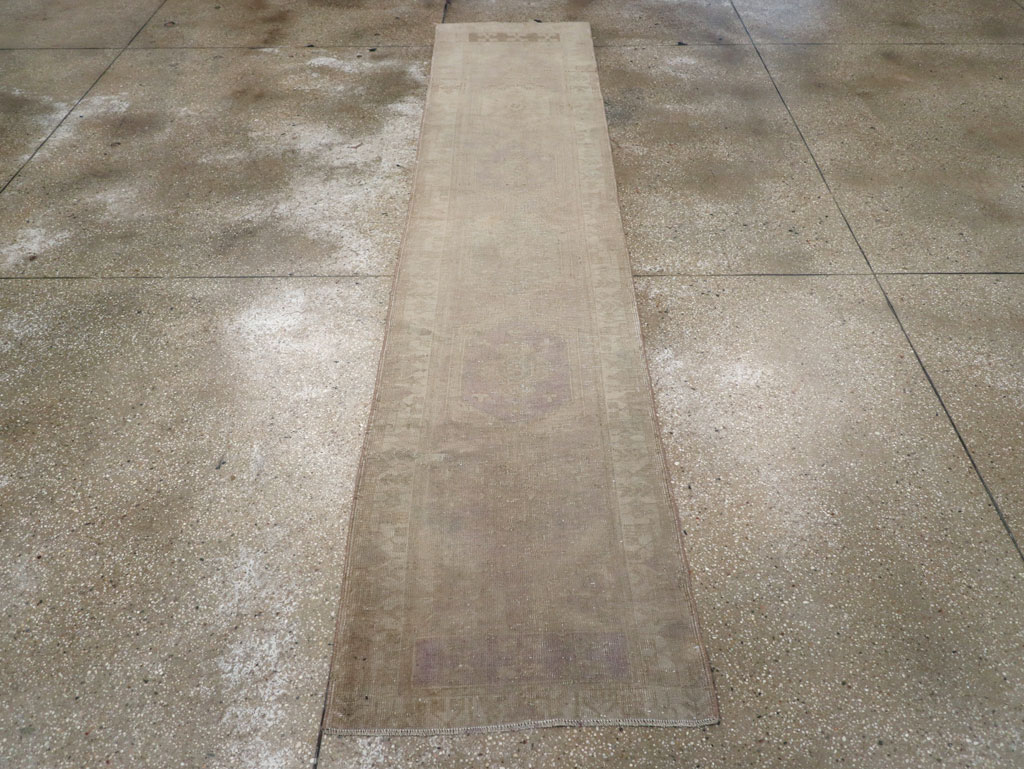 Vintage Turkish Anatolian Runner, No.32332 - Galerie Shabab