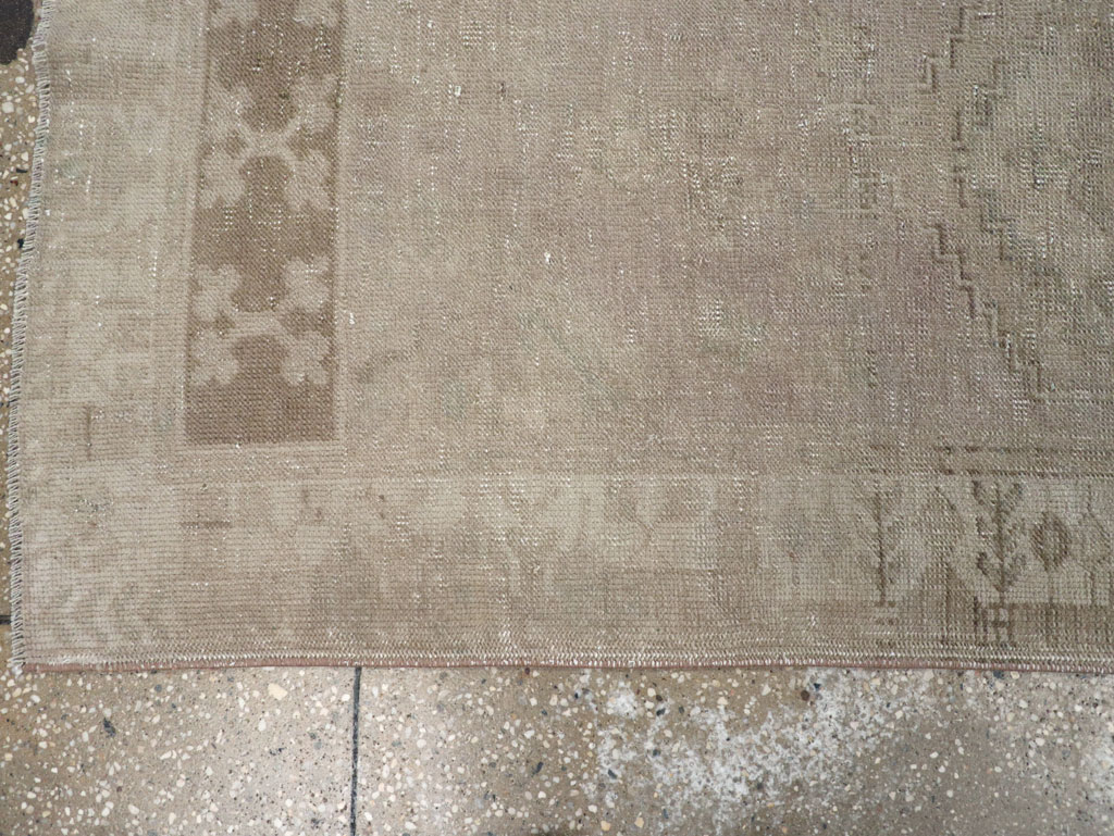 Vintage Turkish Anatolian Runner, No.32332 - Galerie Shabab