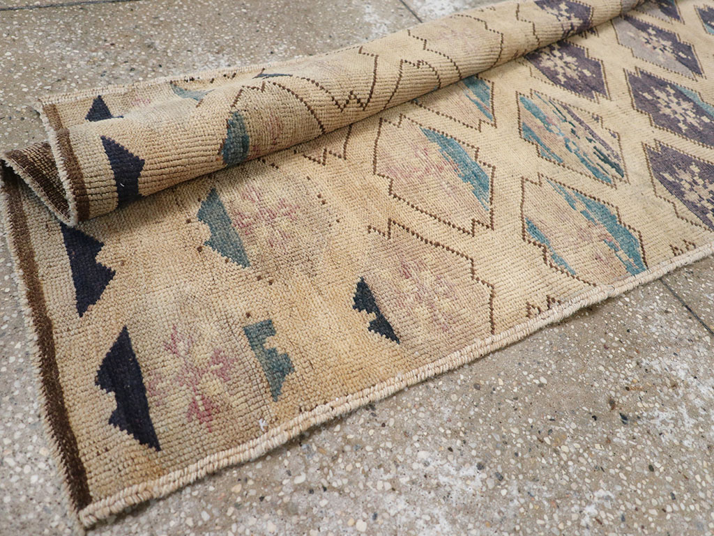 Vintage Turkish Anatolian Runner, No.32346 - Galerie Shabab
