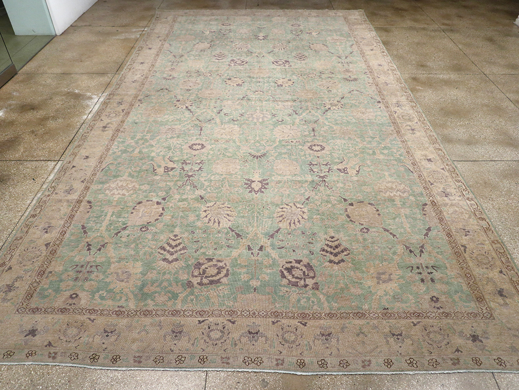 Antique Indian Lahore Oversize Carpet, No.32348 - Galerie Shabab