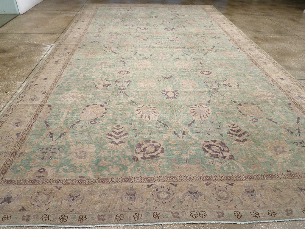 Antique Indian Lahore Oversize Carpet, No.32348 - Galerie Shabab
